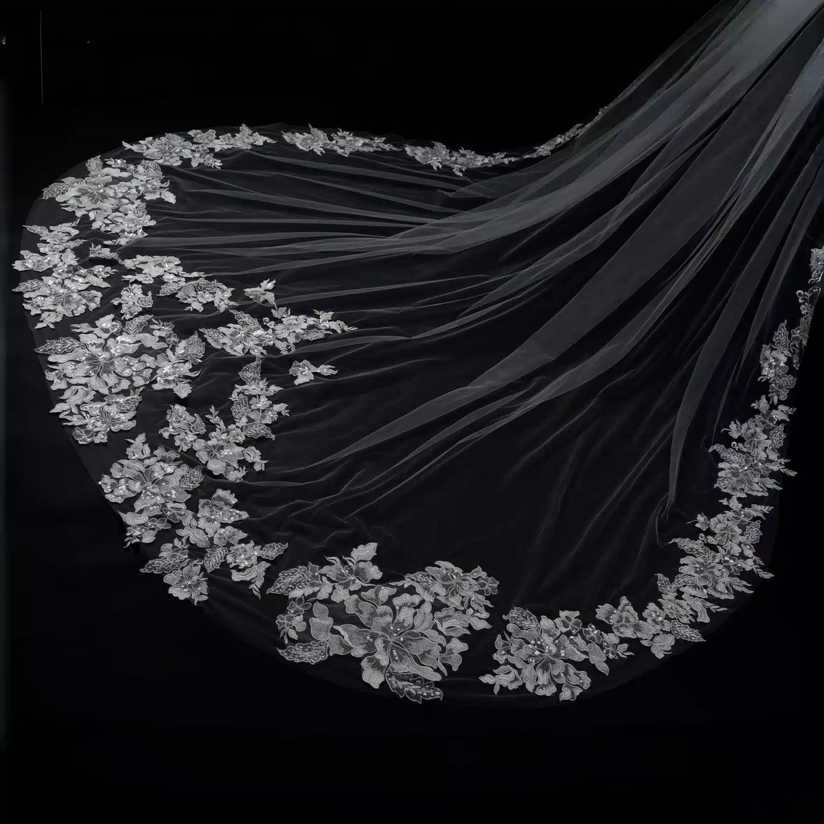 Lunalice V3001 Bridal Veil Back View – Elegant Wedding Veil for Bride