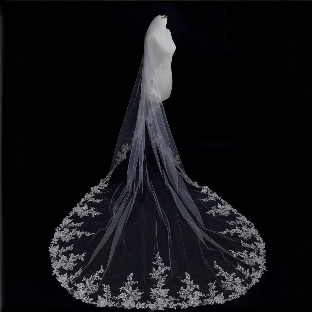Lunalice V3003 Bridal Veil Side View – Elegant Wedding Veil for Bride