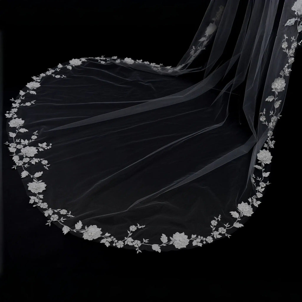 Lunalice V3006 Bridal Veil Side View – Elegant Wedding Veil for Bride
