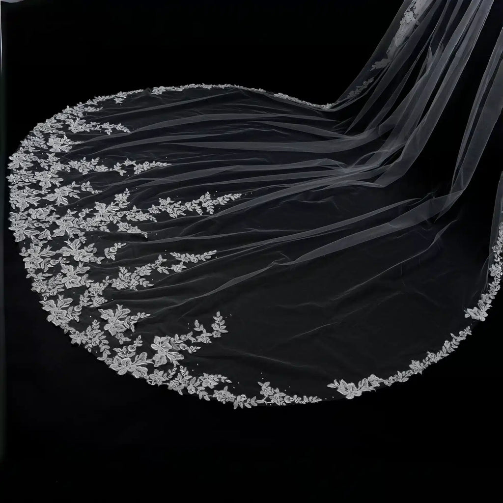 Lunalice V3011 Bridal Veil Side View – Elegant Wedding Veil for Bride