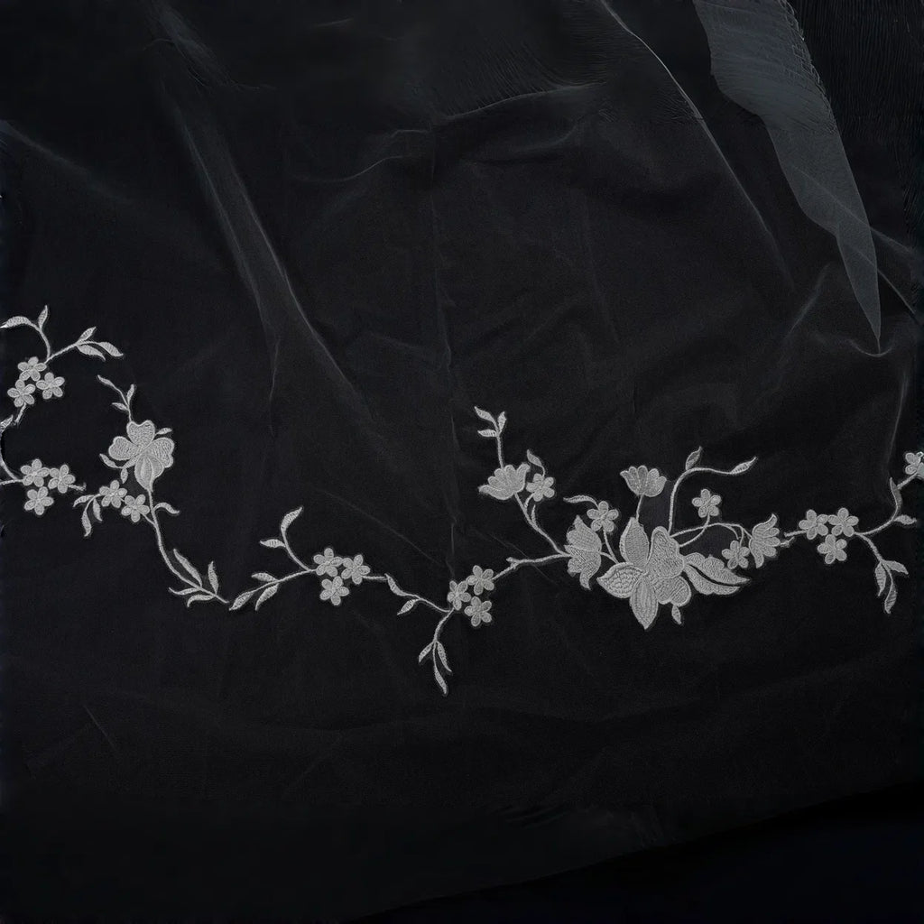 Lunalice V3013 Bridal Veil Lace Edge Detail – Elegant Wedding Veil for Bride