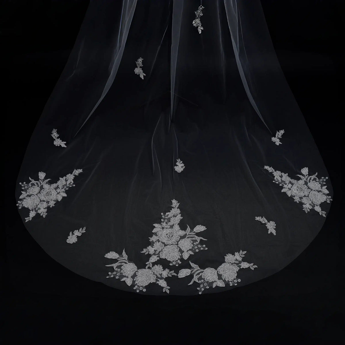 Lunalice V3016 Bridal Veil Side View – Elegant Wedding Veil for Bride
