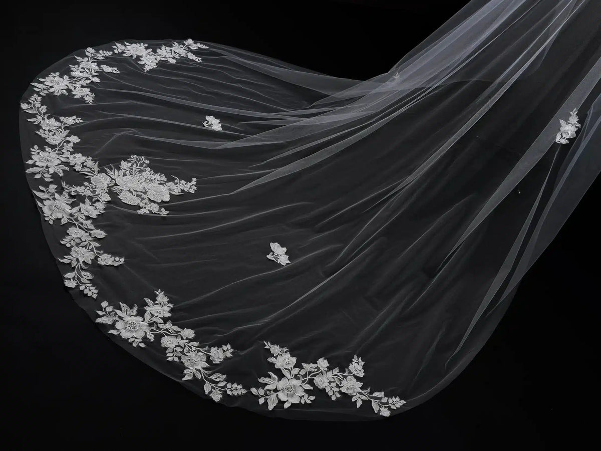 Lunalice V3018 Bridal Veil Side View – Elegant Wedding Veil for Bride