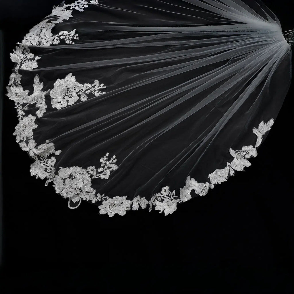 Lunalice V3022 Bridal Veil Side View – Elegant Wedding Veil for Bride