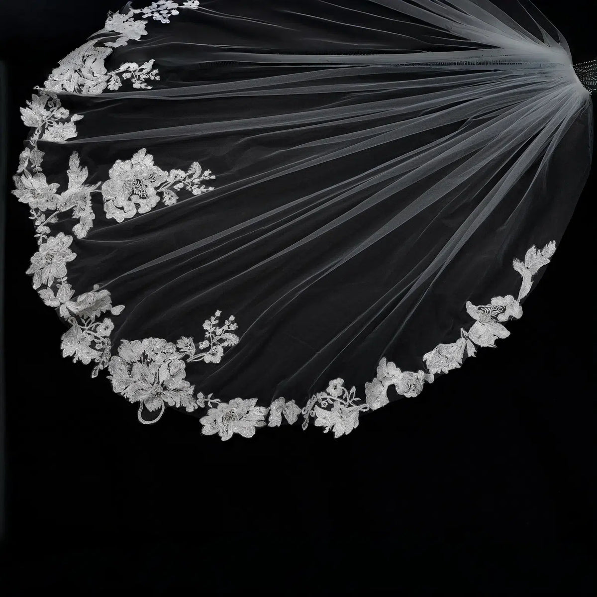 Lunalice V3022 Bridal Veil Side View – Elegant Wedding Veil for Bride